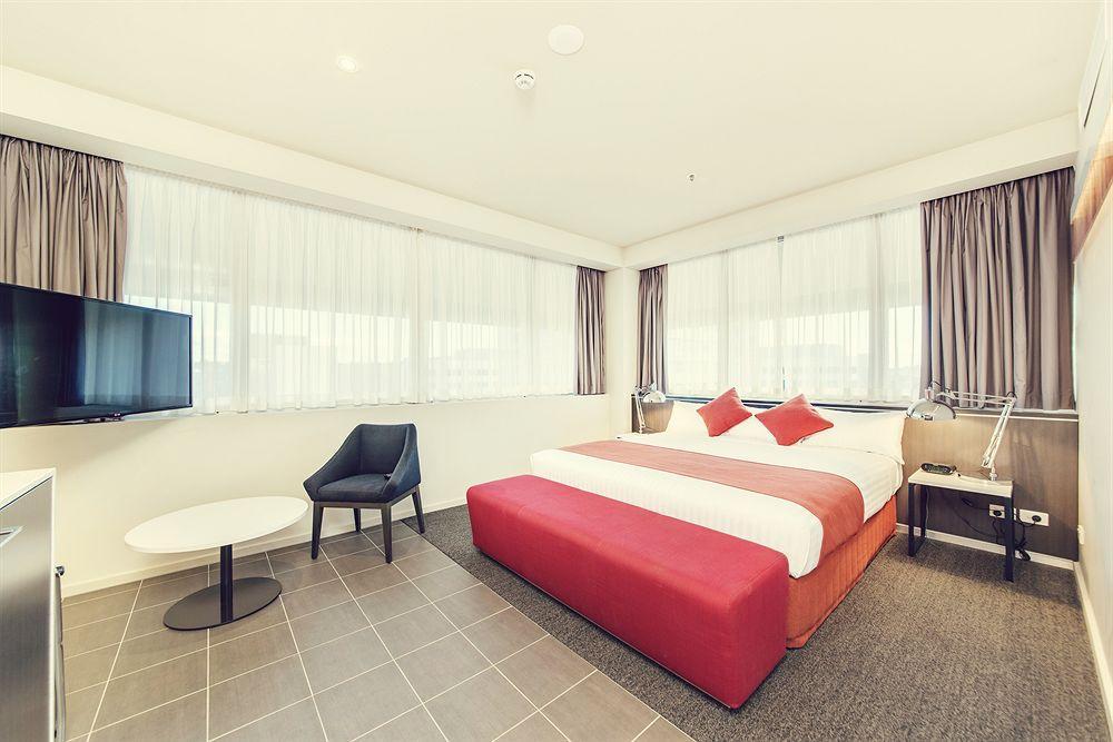 Abode Woden Aparthotel Canberra Exterior photo